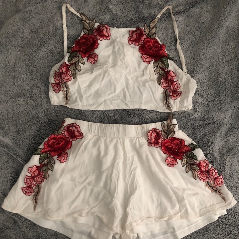 floral two piece shorts and tank size small